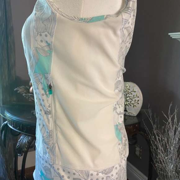 Vintage Lululemon Vest with Side Mesh Panels with Grey/Turquoise Lily Pattern - Picture 6 of 16